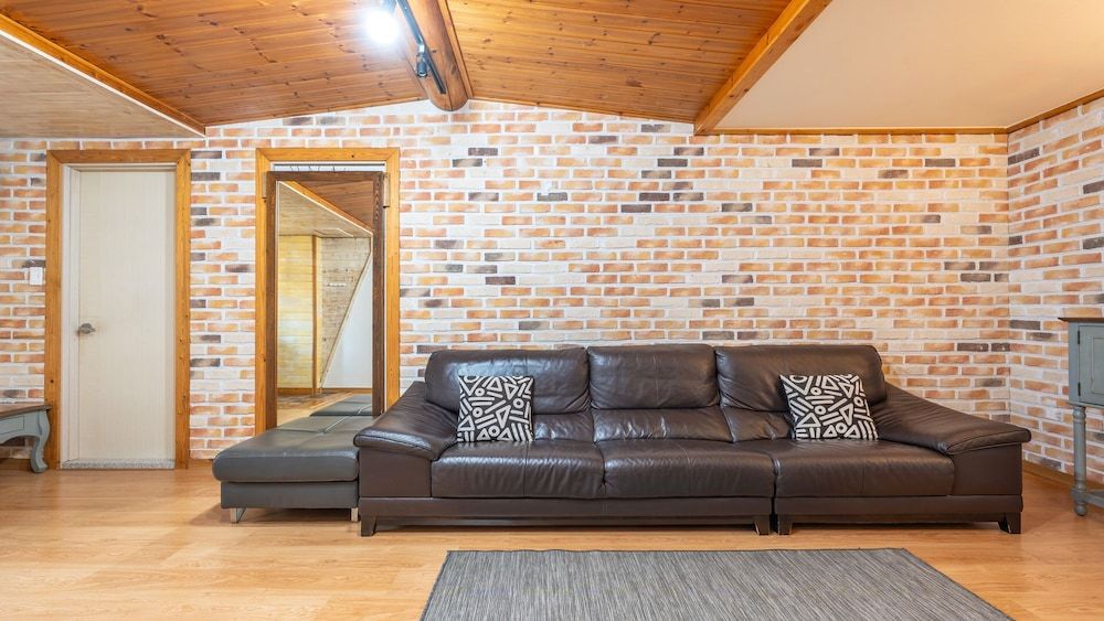 Hongcheon Fiction House Pension Basic Room, 2 Bedrooms (Yellow Bear (Triple Room)) 15