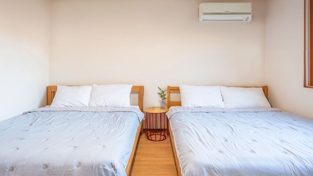 Hongcheon Fiction House Pension Basic Room, 2 Bedrooms (Yellow Bear (Triple Room)) 4