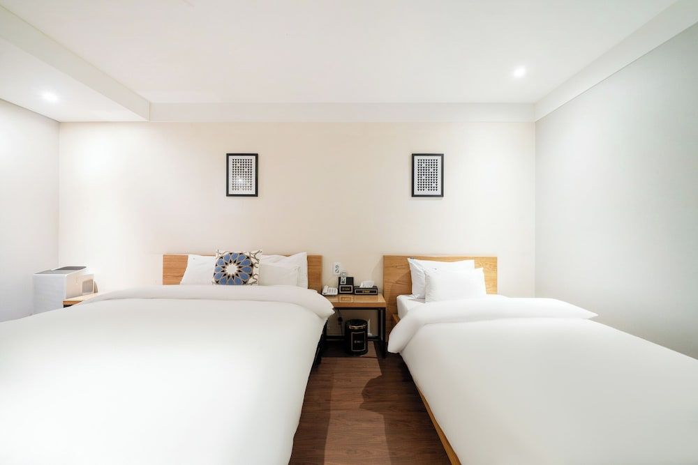 3s Hotel Soraepogu Deluxe Twin Room 4