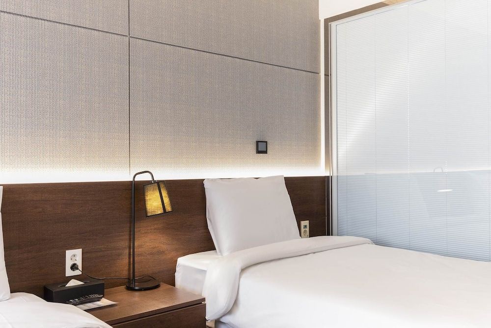 HOTEL ELORA Deluxe Triple Room, City View 14