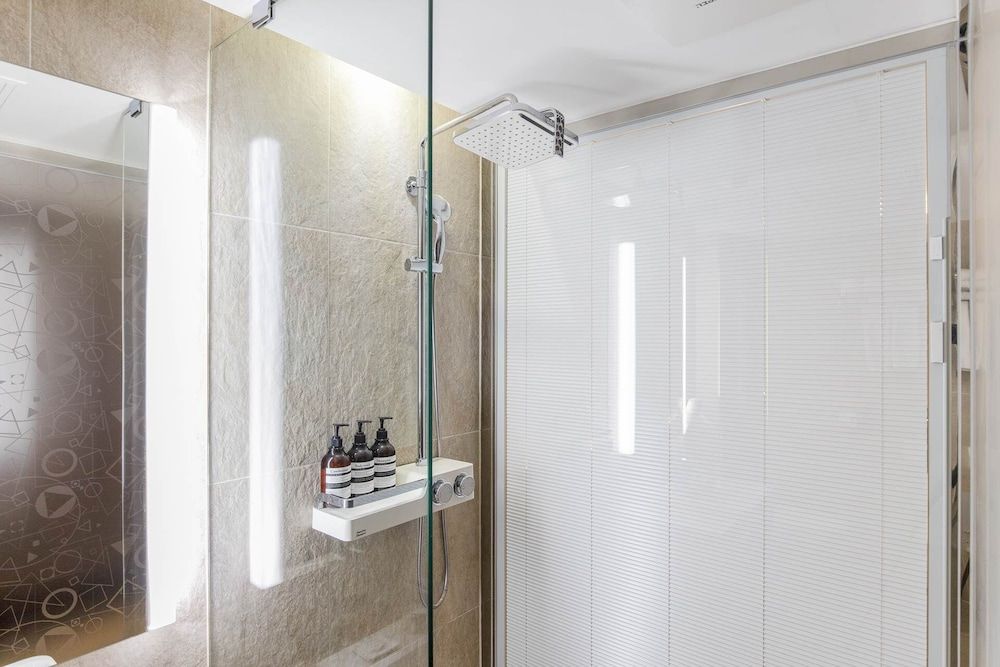 HOTEL ELORA Deluxe Double Room, City View 17