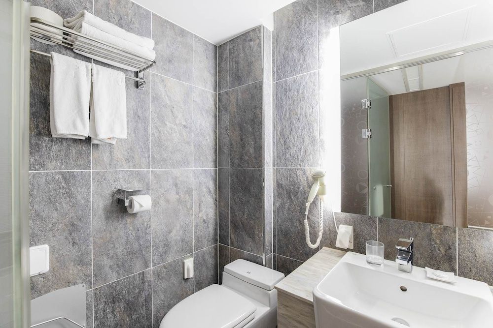 HOTEL ELORA Deluxe Double Room, City View 22