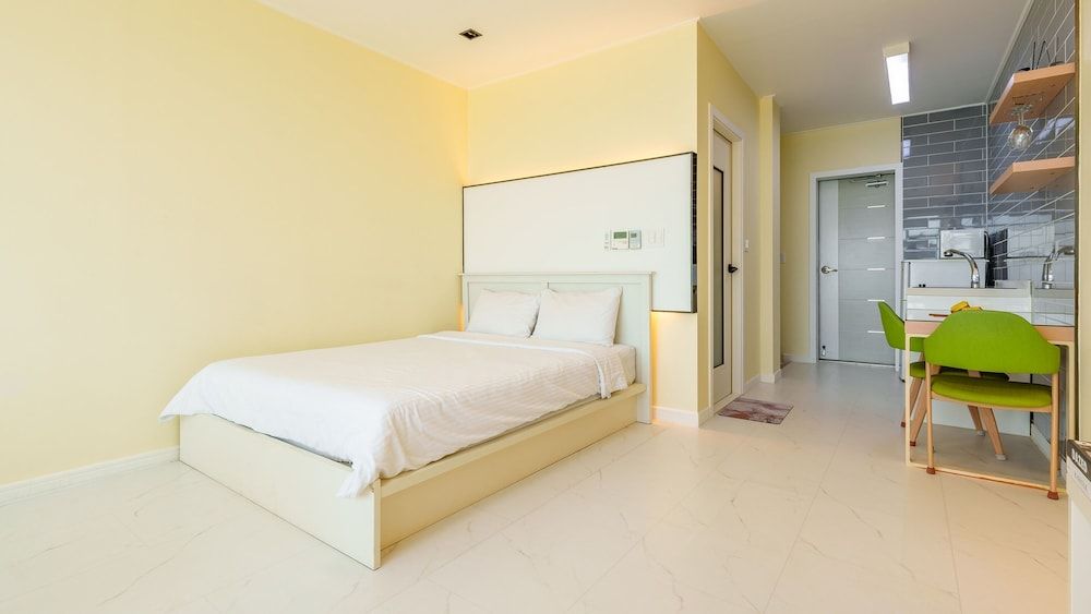 Gangreung Ninarang Spa Pension Basic Room, 1 Bedroom (Room402 (Spa)) 3