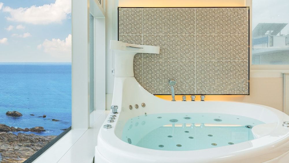 Gangreung Ninarang Spa Pension Basic Room, 1 Bedroom (Room401 (Spa)) 13