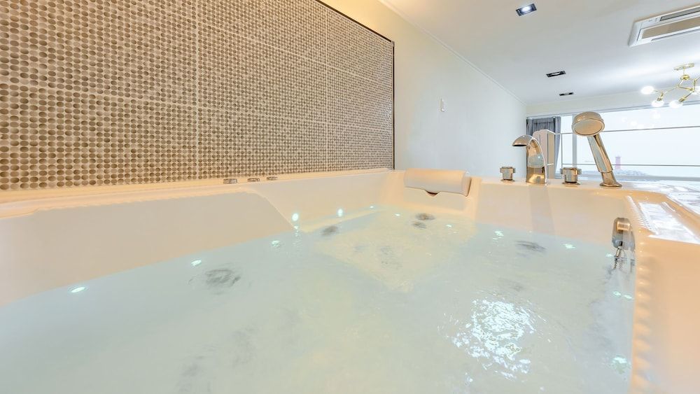 Gangreung Ninarang Spa Pension Basic Room, 1 Bedroom (Room303 (Duplex/Spa)) 12