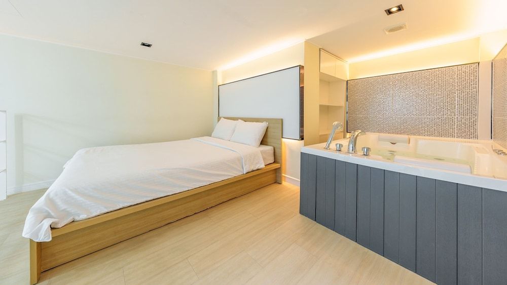 Gangreung Ninarang Spa Pension Basic Room, 1 Bedroom (Room303 (Duplex/Spa)) 2