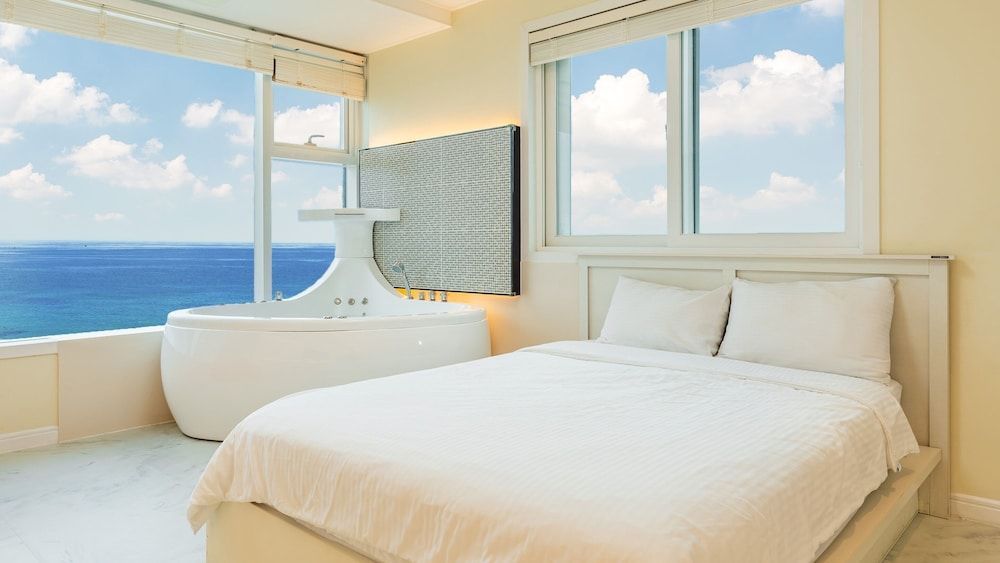 Gangreung Ninarang Spa Pension Basic Room, 1 Bedroom (Room401 (Spa)) 2