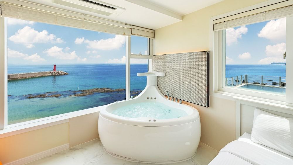 Gangreung Ninarang Spa Pension Basic Room, 1 Bedroom (Room401 (Spa)) 12