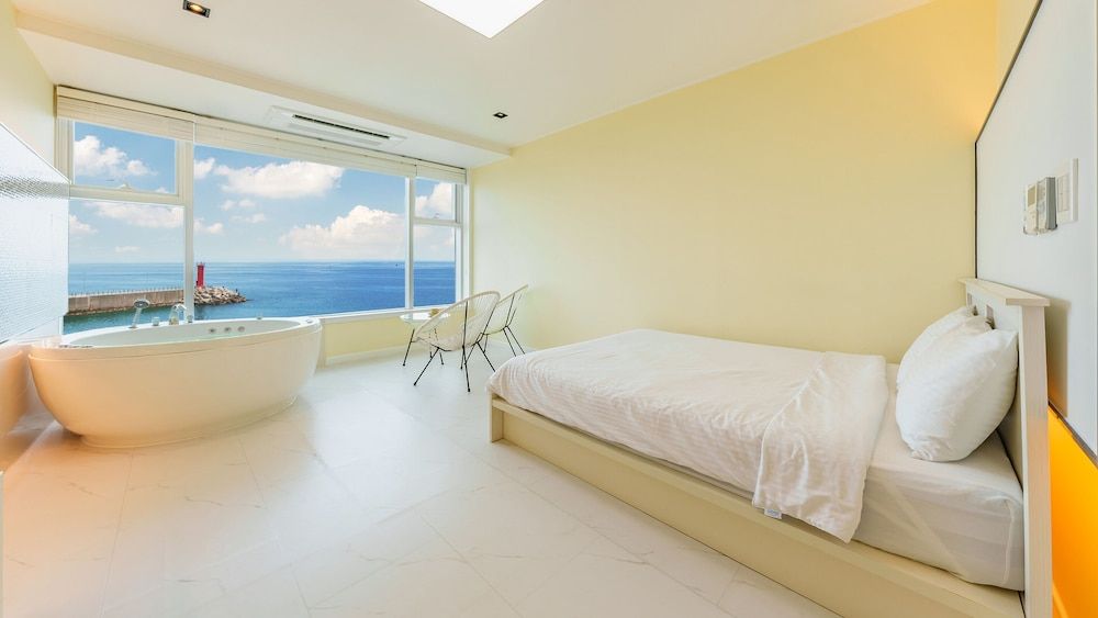 Gangreung Ninarang Spa Pension Basic Room, 1 Bedroom (Room402 (Spa))