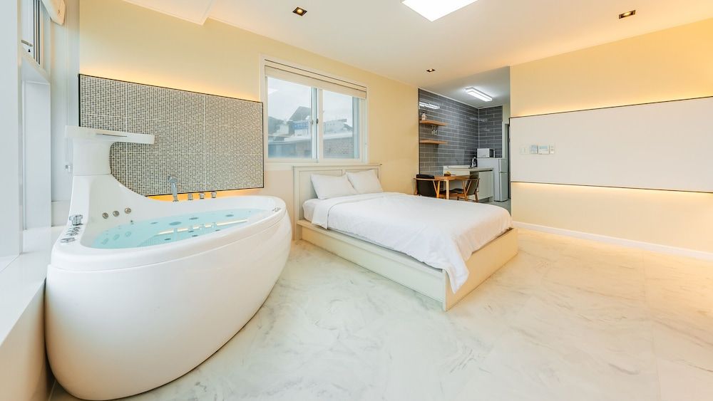 Gangreung Ninarang Spa Pension Basic Room, 1 Bedroom (Room401 (Spa)) 4