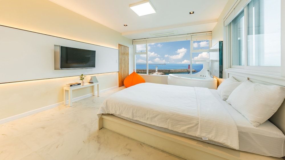 Gangreung Ninarang Spa Pension Basic Room, 1 Bedroom (Room401 (Spa)) 3