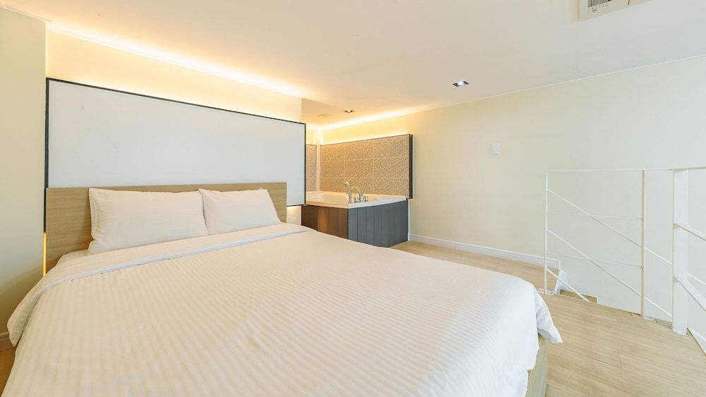 Gangreung Ninarang Spa Pension Basic Room, 1 Bedroom (Room303 (Duplex/Spa)) 3