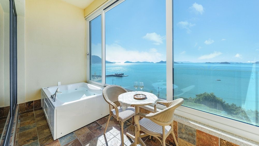 Yeosu Stay Raonpine Spa Pension Basic Room, 1 Bedroom (Ocean View Room 202 (Spa)) 4