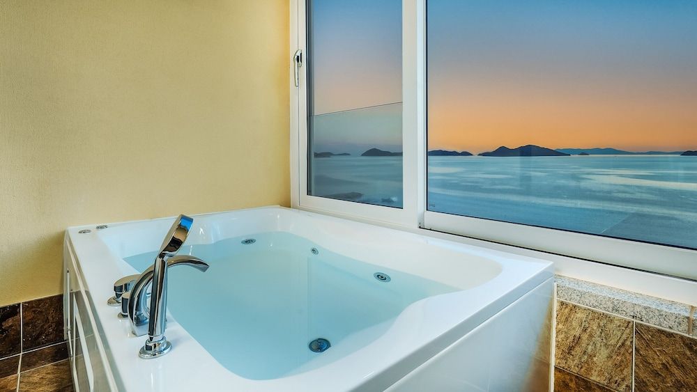 Yeosu Stay Raonpine Spa Pension Basic Room, 1 Bedroom (Ocean View Room 201 (Spa)) 7