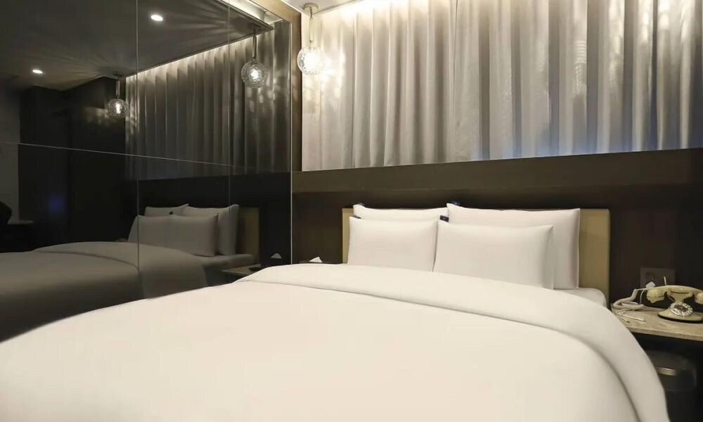 ROSY HOTEL Deluxe Double Room 6