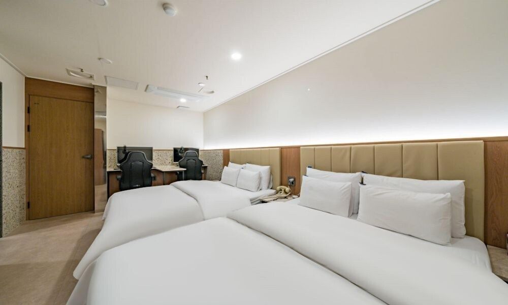 ROSY HOTEL Family Room 3