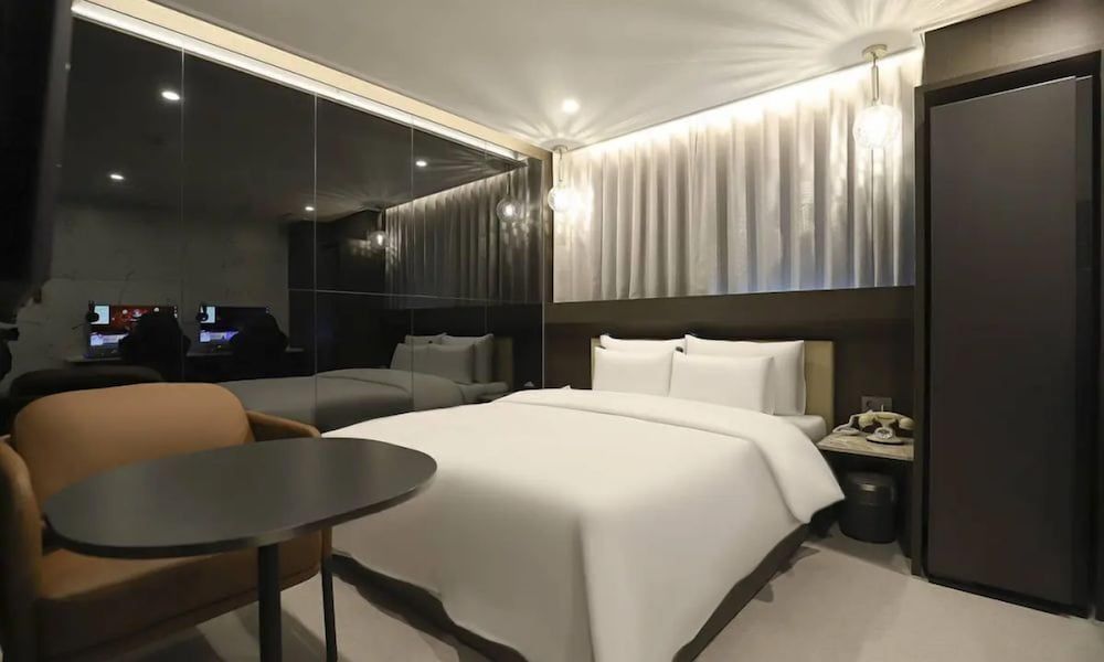 ROSY HOTEL Deluxe Double Room 5