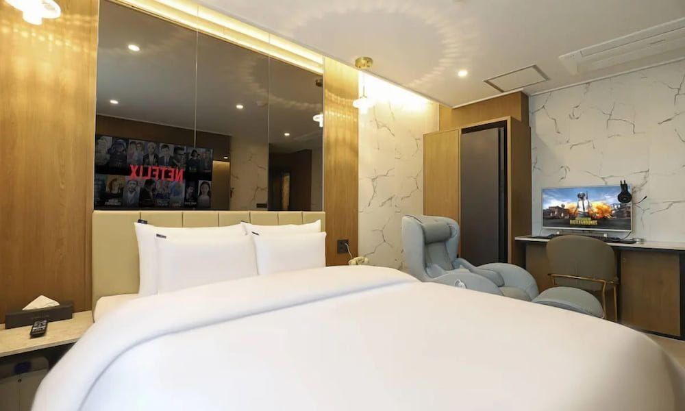 ROSY HOTEL Deluxe Room 2