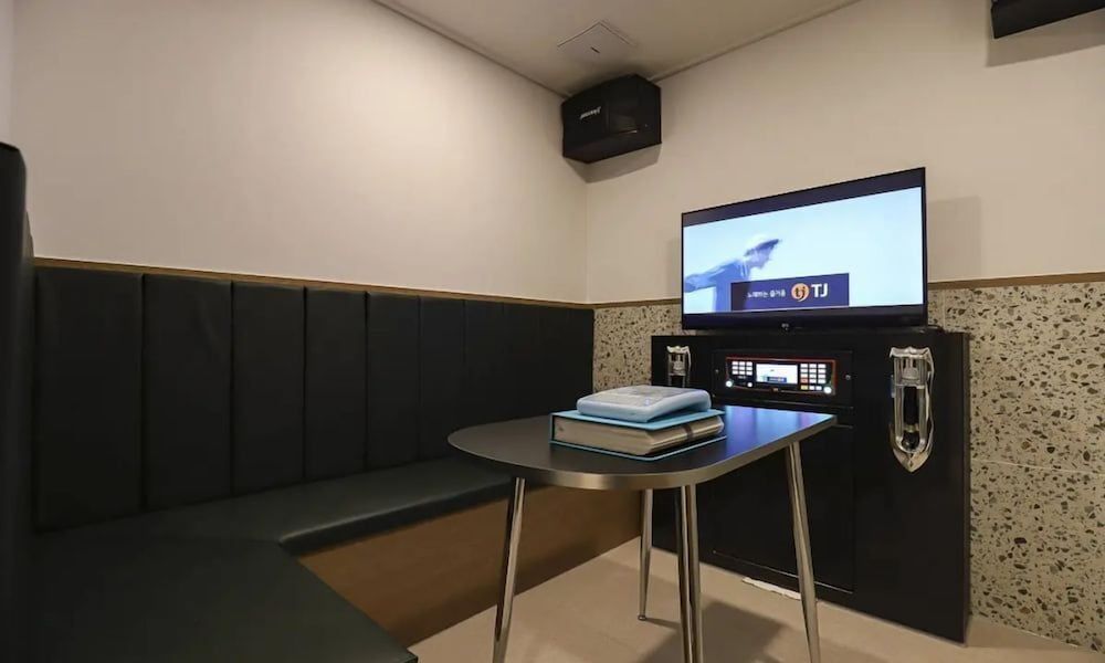 ROSY HOTEL Family Room 12