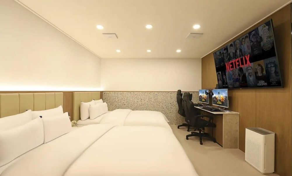 ROSY HOTEL Family Room 6