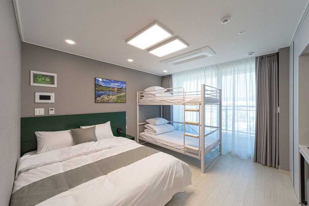 Bella Stay Hotel Deluxe Family Bunker