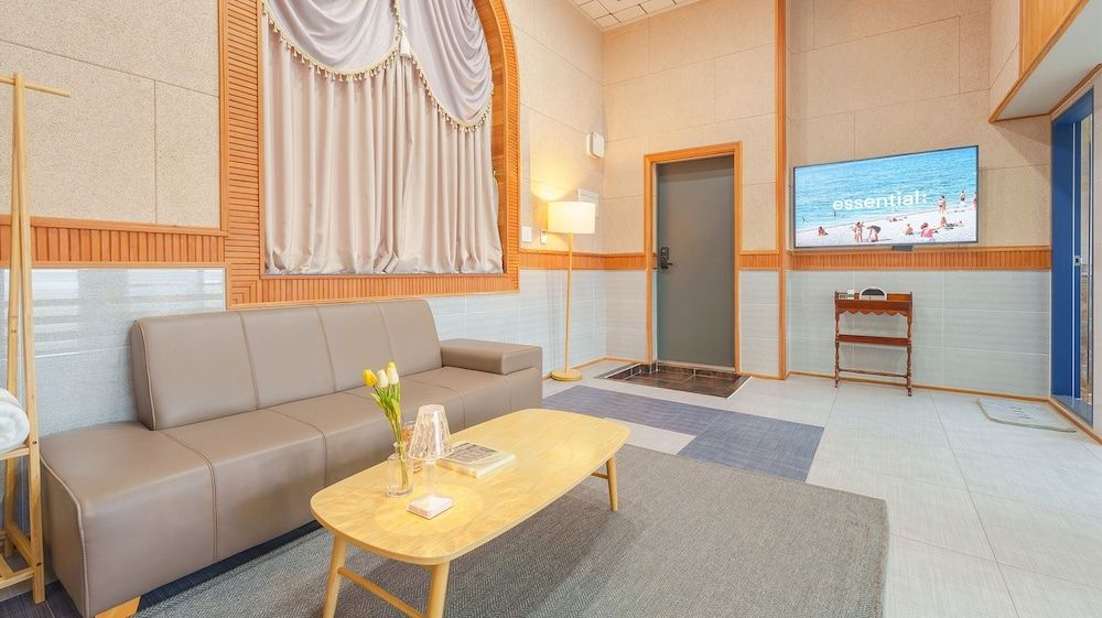Samcheok Peacehousing Spa Pet Pension Basic Room, 1 Bedroom (Room 203) 7