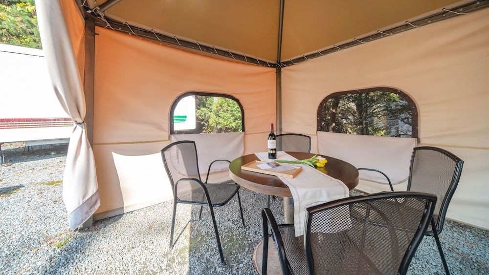 Gapeyong Fourseason Pet Glamping Caravan Basic Room, 1 Bedroom (Caravan4(Private BBQ)) 8