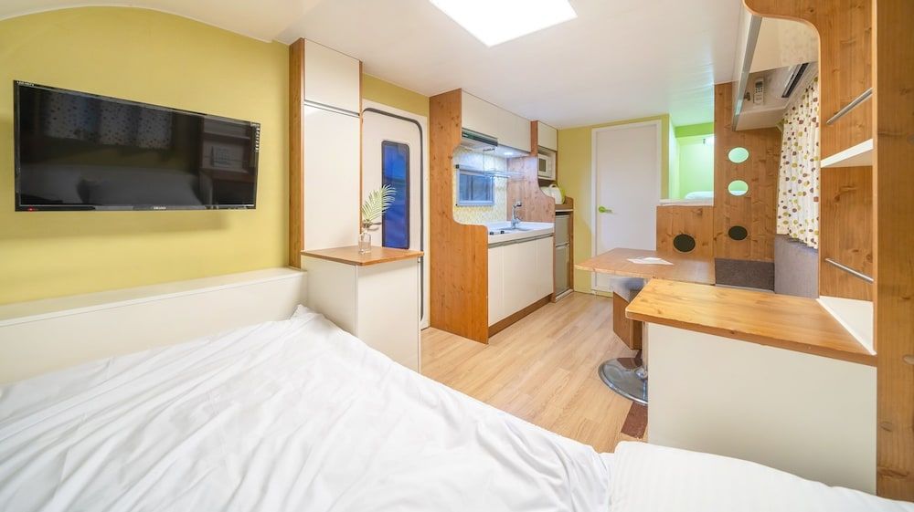 Gapeyong Fourseason Pet Glamping Caravan Basic Room, 1 Bedroom (Caravan6(Private BBQ)) 4