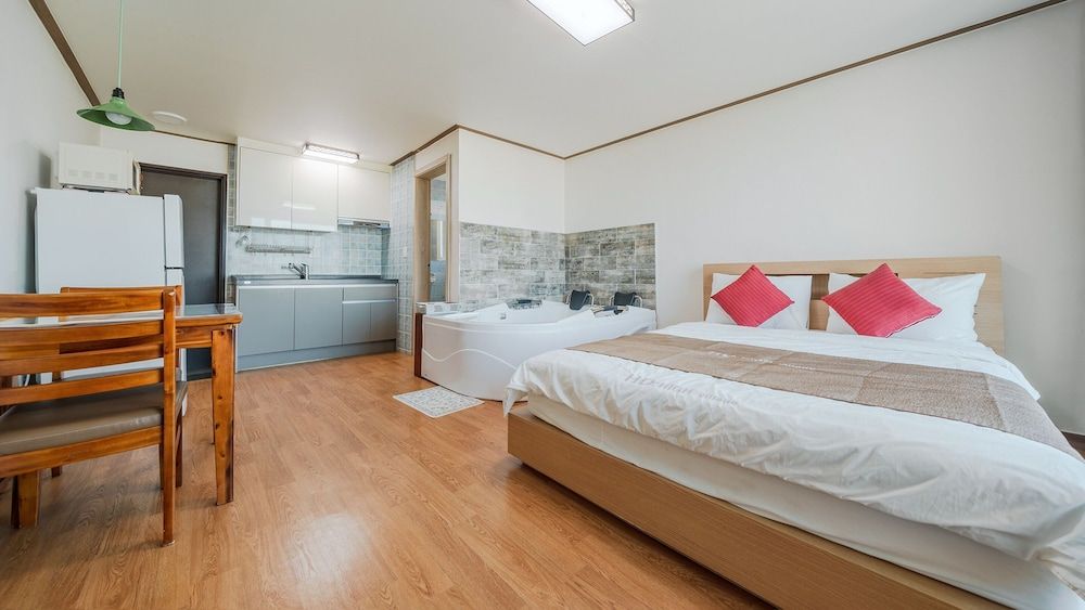 Gangreung top spa Pension Basic Room, 1 Bedroom (bongwan 407ho) 2