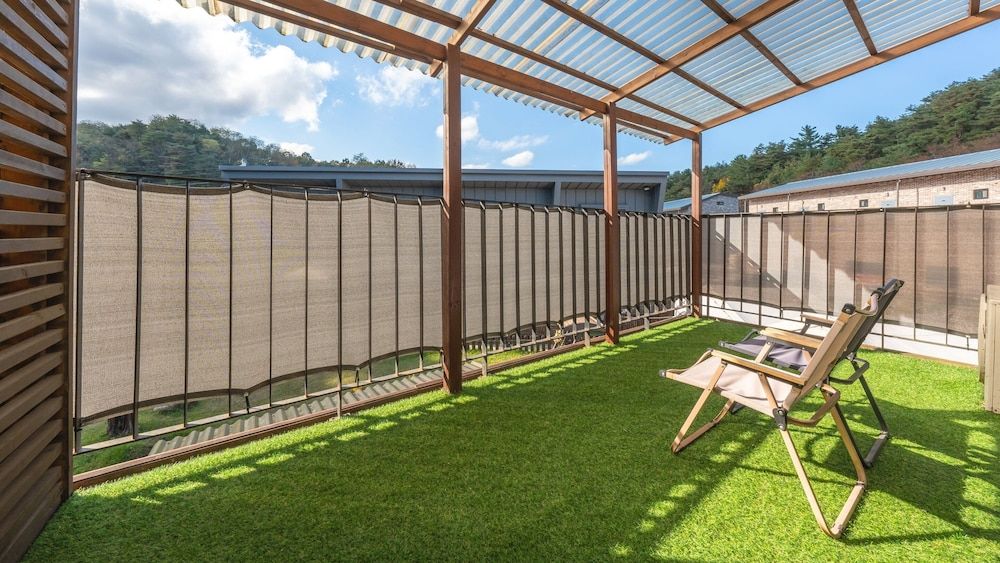 Gangneung Nineone Pet Pension