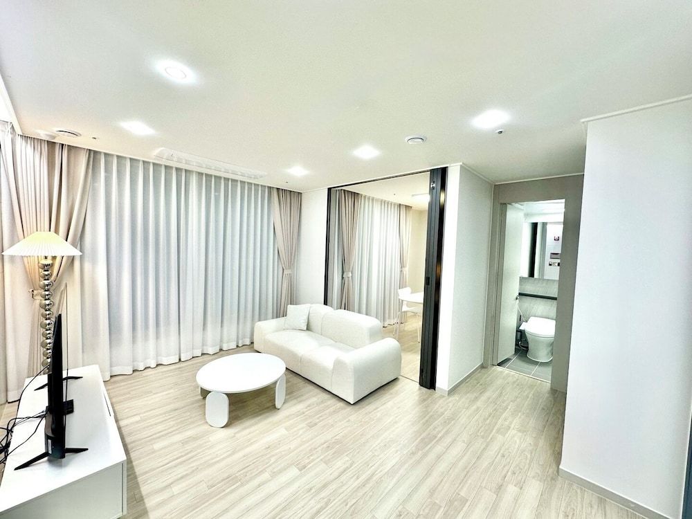 The November Stay Guri Deluxe A (Open Type) 8