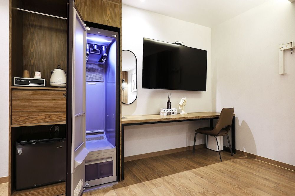 marihotel Deluxe Double Room, City View 7