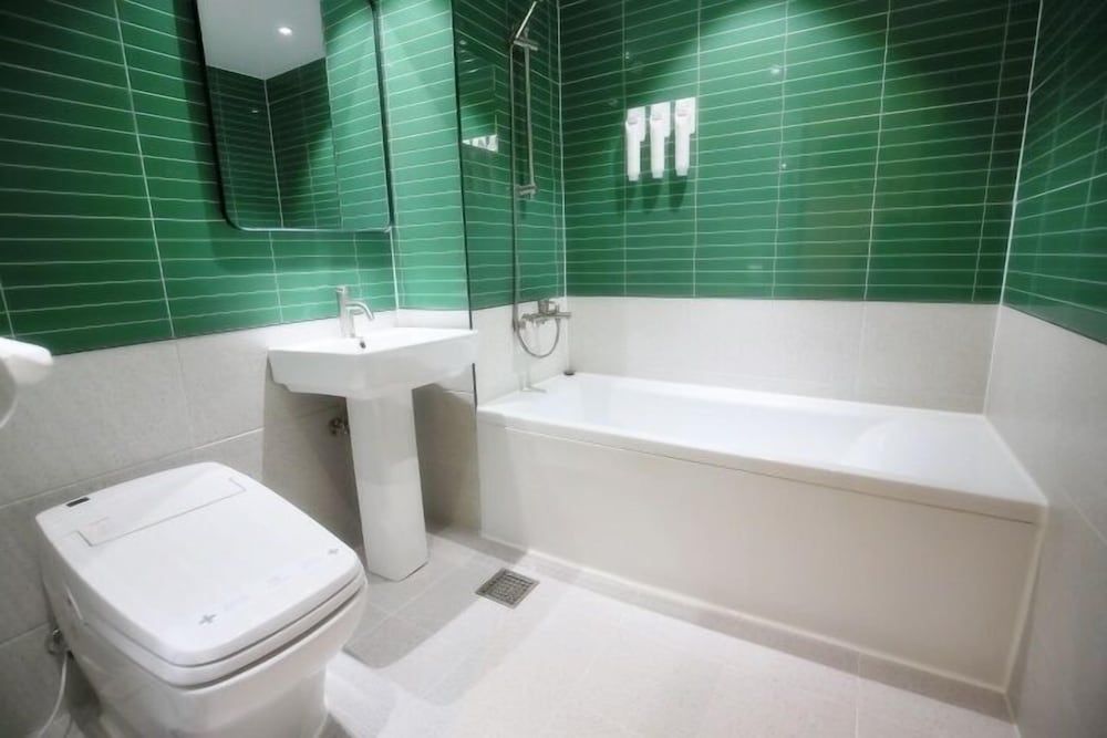 Its HOTEL Premium Twin Room, City View 3