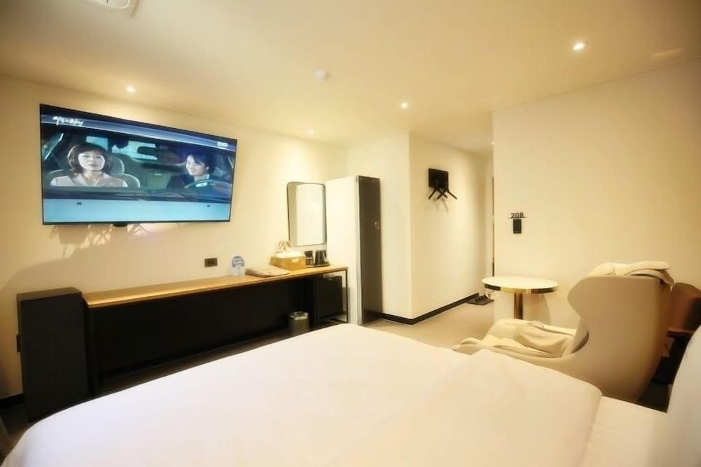 Its HOTEL Premium Double Room, City View 3