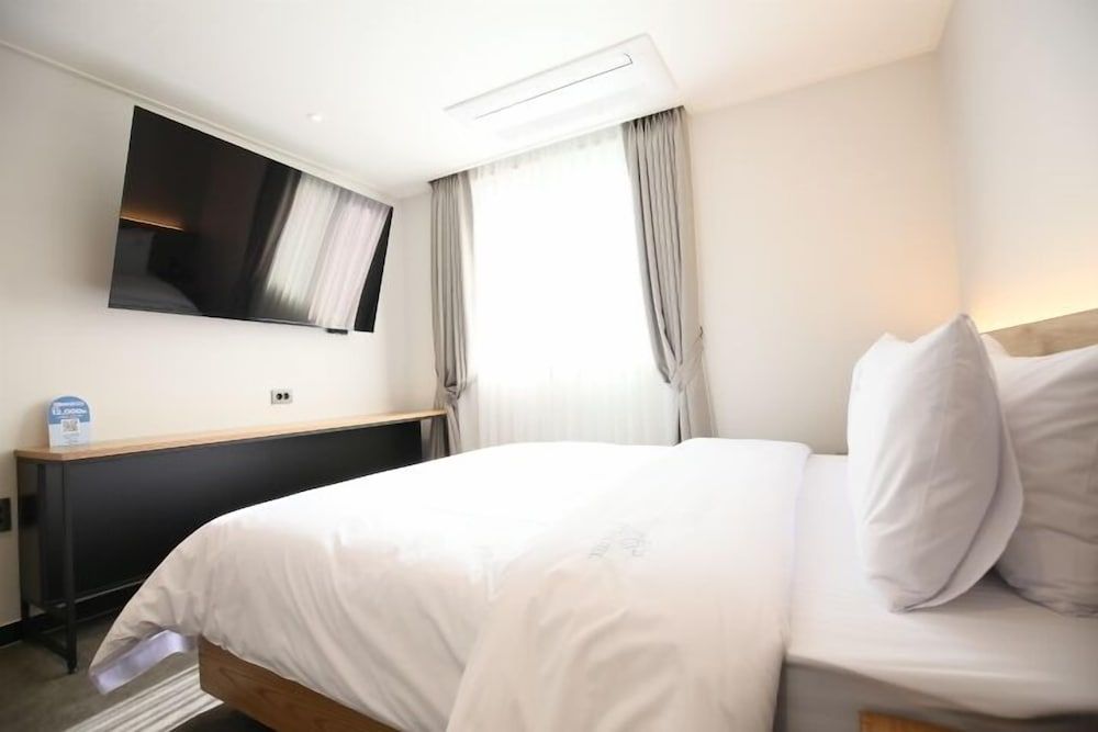 Its HOTEL Deluxe Double Room, City View 2