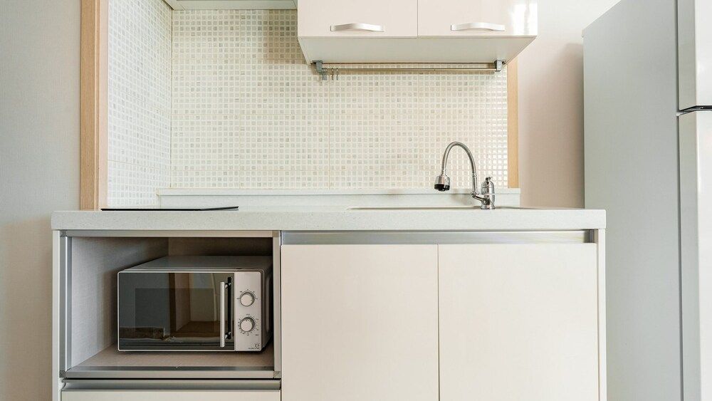 Geoje Peugeot Gomsol Petfriendly Pension Basic Room, 2 Bedrooms (Gomsal 204 (Terrace, No Pets Allowed)) 8