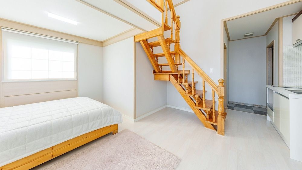 Geoje Peugeot Gomsol Petfriendly Pension Basic Room, 2 Bedrooms (Peugeot 204 (Pet-Friendly))