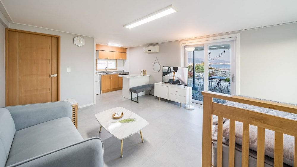 Namhae Yujane Pension Basic Room, 1 Bedroom (B-05(Ocean view / Private BBQ)) 6