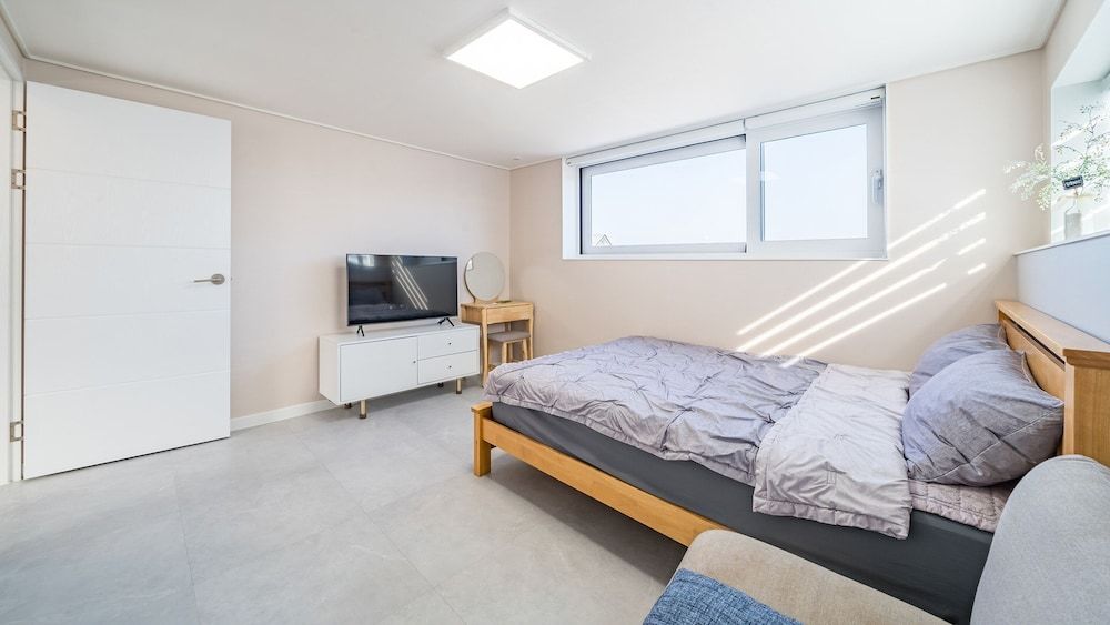 Namhae Yujane Pension Basic Room, 3 Bedrooms (dokchae (Ocean view / Private BBQ)) 8