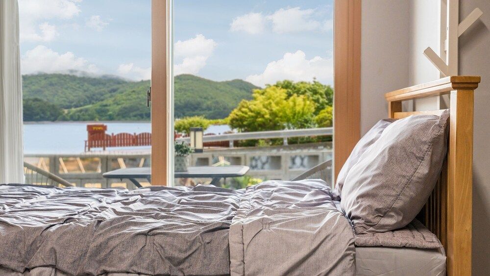 Namhae Yujane Pension Basic Room, 1 Bedroom (B-04(Ocean view)) 2