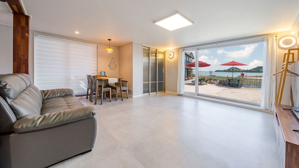 Namhae Yujane Pension