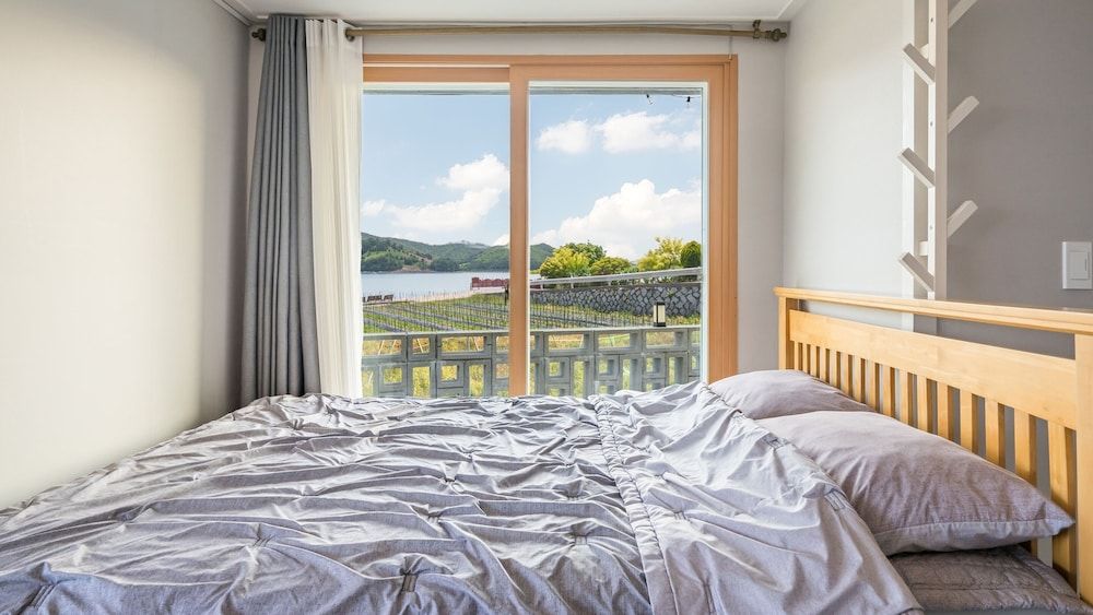 Namhae Yujane Pension Basic Room, 1 Bedroom (B-04(Ocean view)) 3