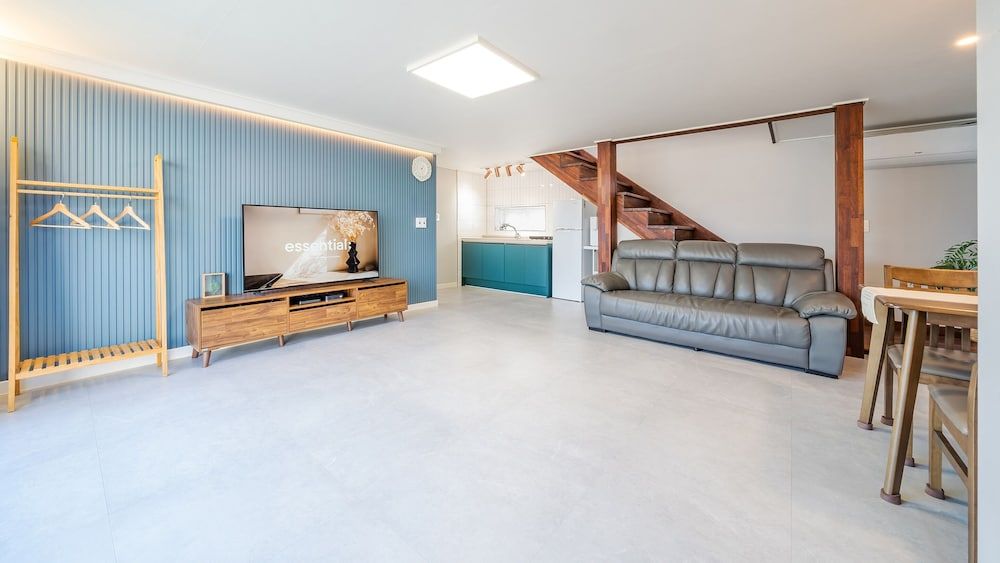 Namhae Yujane Pension Basic Room, 3 Bedrooms (dokchae (Ocean view / Private BBQ))