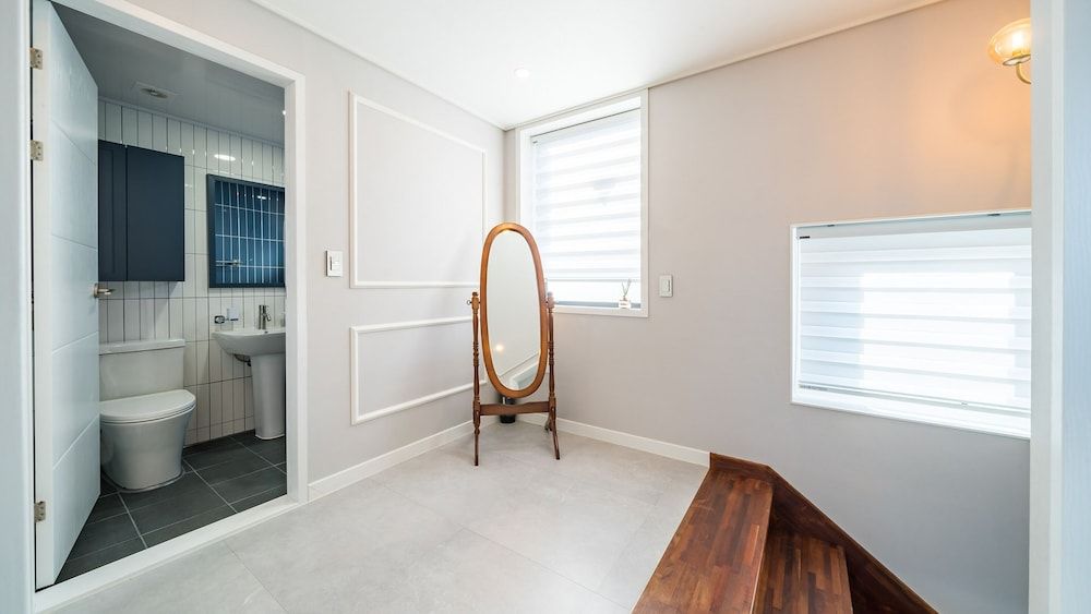 Namhae Yujane Pension Basic Room, 3 Bedrooms (dokchae (Ocean view / Private BBQ)) 12