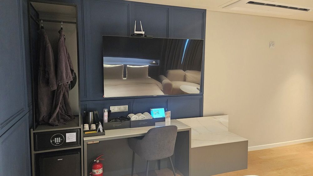 The Gleam Hotel Standard Double Room 7