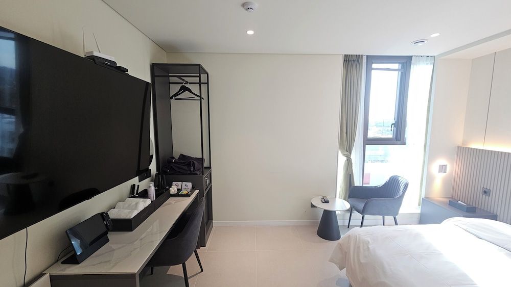 The Gleam Hotel Standard Double Room 9