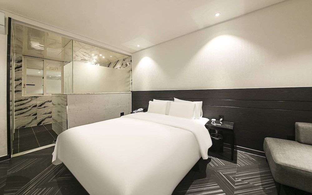 Hotel Azit - Sinsigaji Deluxe Double Room, Private Bathroom, City View 3