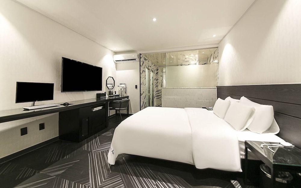 Hotel Azit - Sinsigaji Deluxe Double Room, Private Bathroom, City View