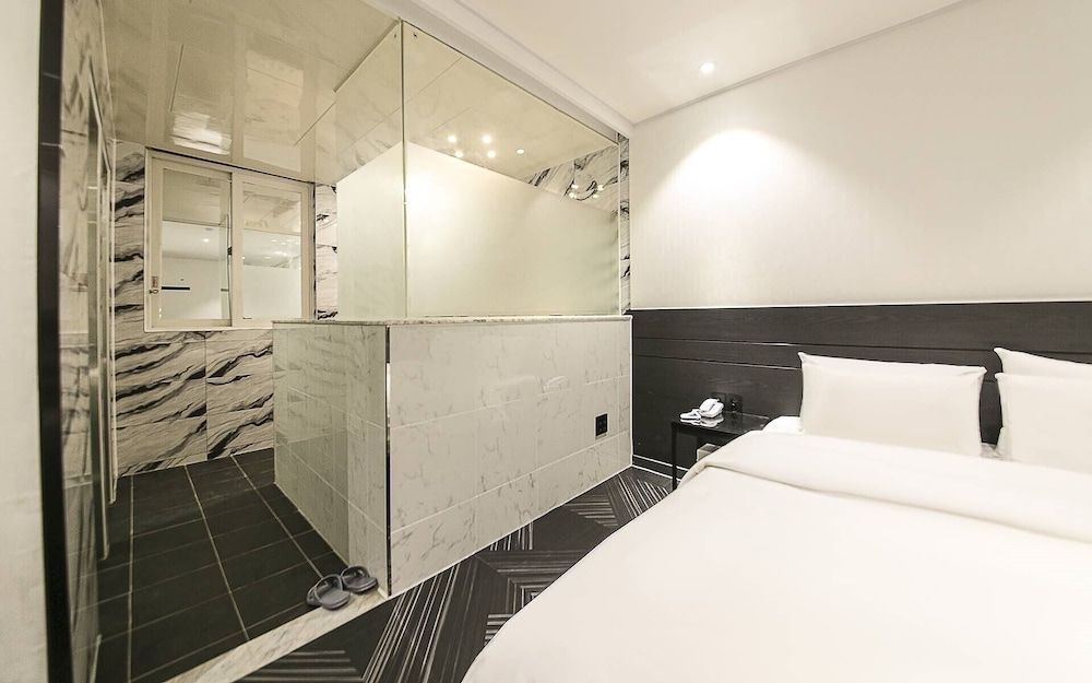 Hotel Azit - Sinsigaji Deluxe Double Room, Private Bathroom, City View 19