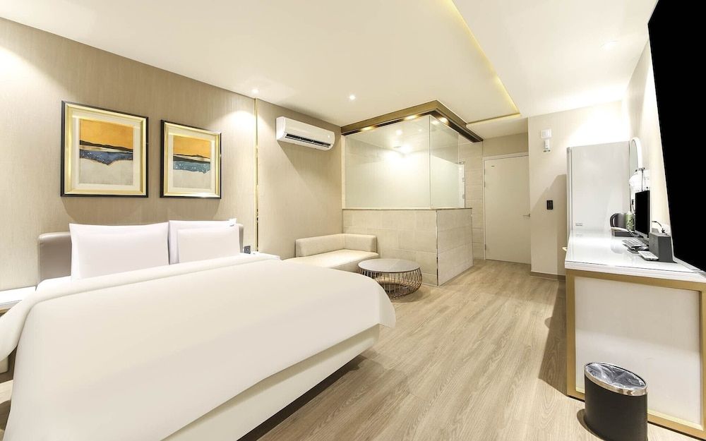 Hotel Azit - Sinsigaji Premium Double Room, Private Bathroom, City View 8